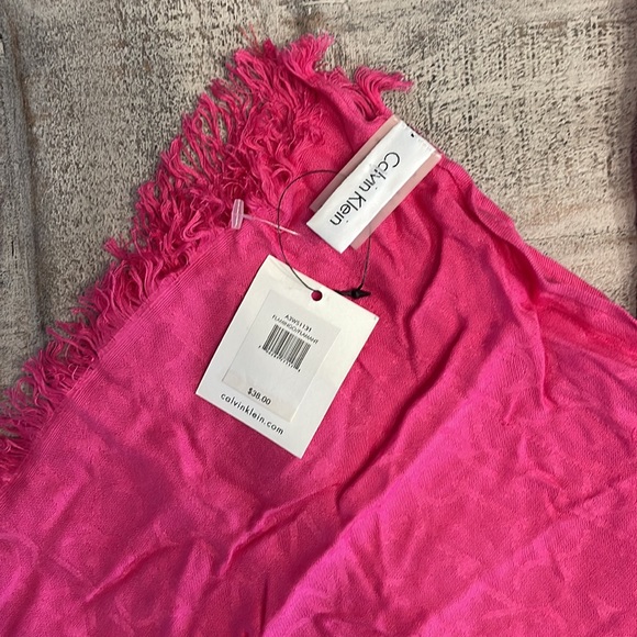 Calvin Klein Scarf - Picture 2 of 5